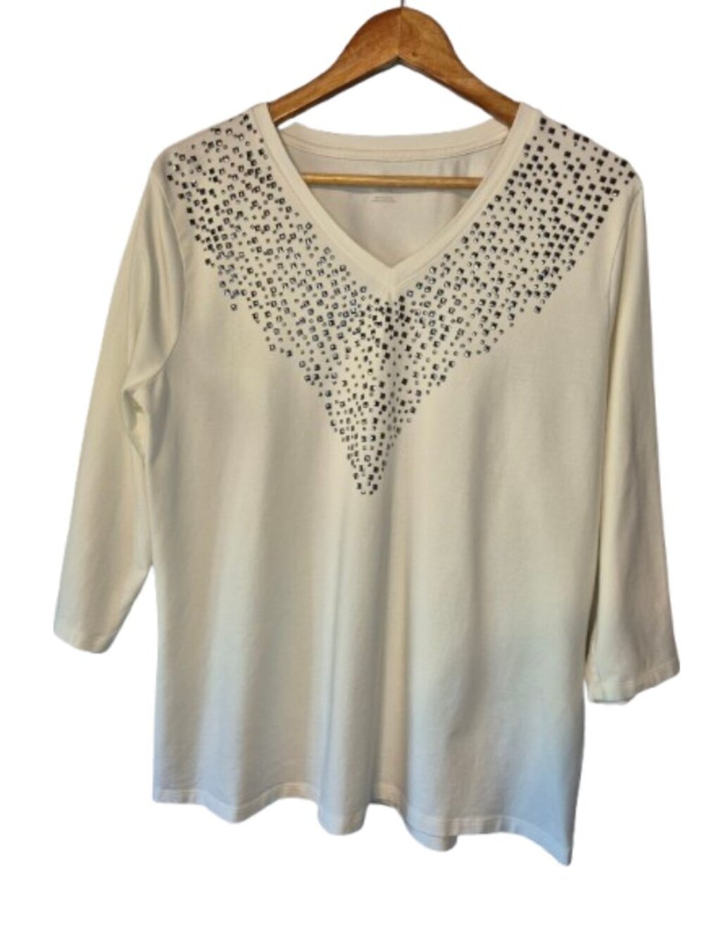 SPANNER Cream Long Sleeve V Neck Tee with Silver Shiny Embellishment Size XXL